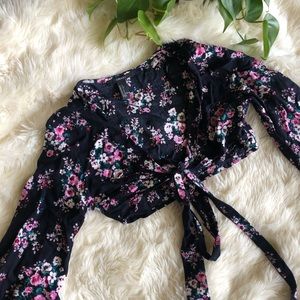 NWOT Bell sleeve navy floral crop top